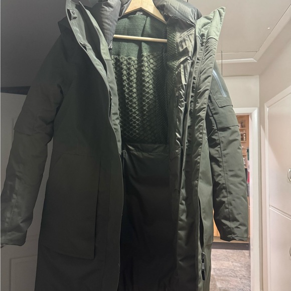 Lululemon Snow Warrior 3-in-1 Parka in Dark Olive, Size 6 - Picture 3 of 7